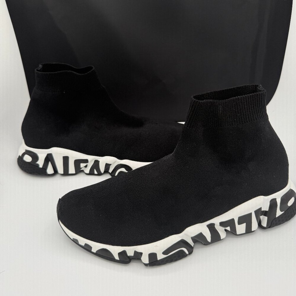 BALENCIAGA Speed Graffiti Trainer Sz 41 (11) Black & White